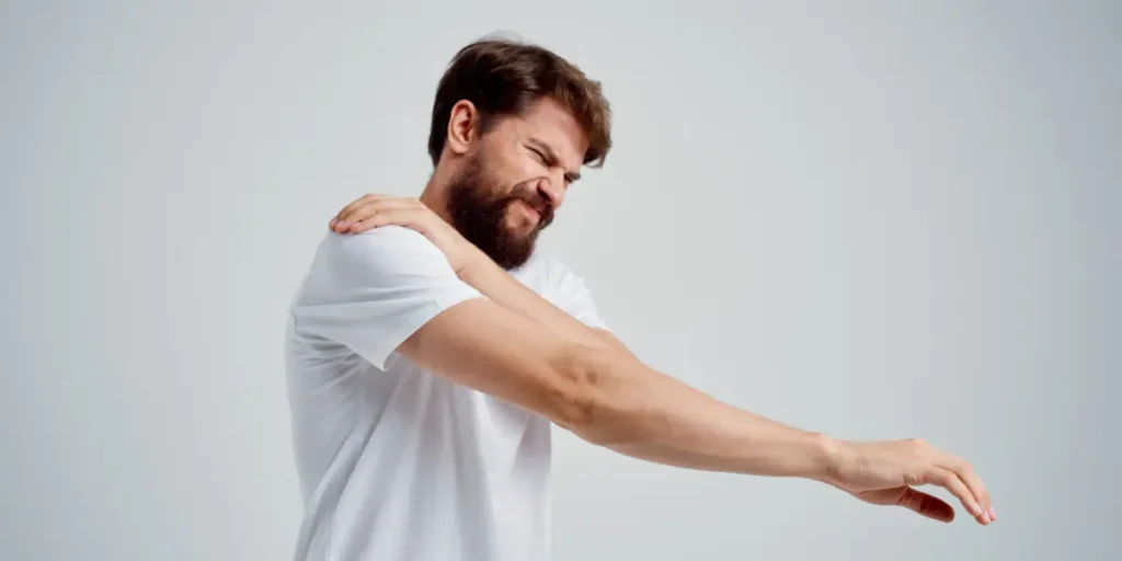 Entendendo a Dificuldade para levantar o braço acima da linha dos ombros Dificuldade para levantar o braço acima da linha dos ombros